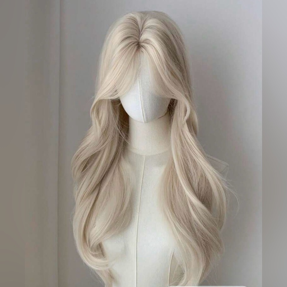 SHEIN Long Layered Wig in Platinum Blonde